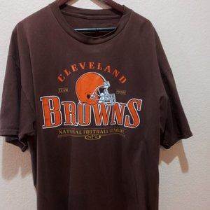 Cleveland BROWNS shirts, Cleveland BROWNS football shirt tee Unisex